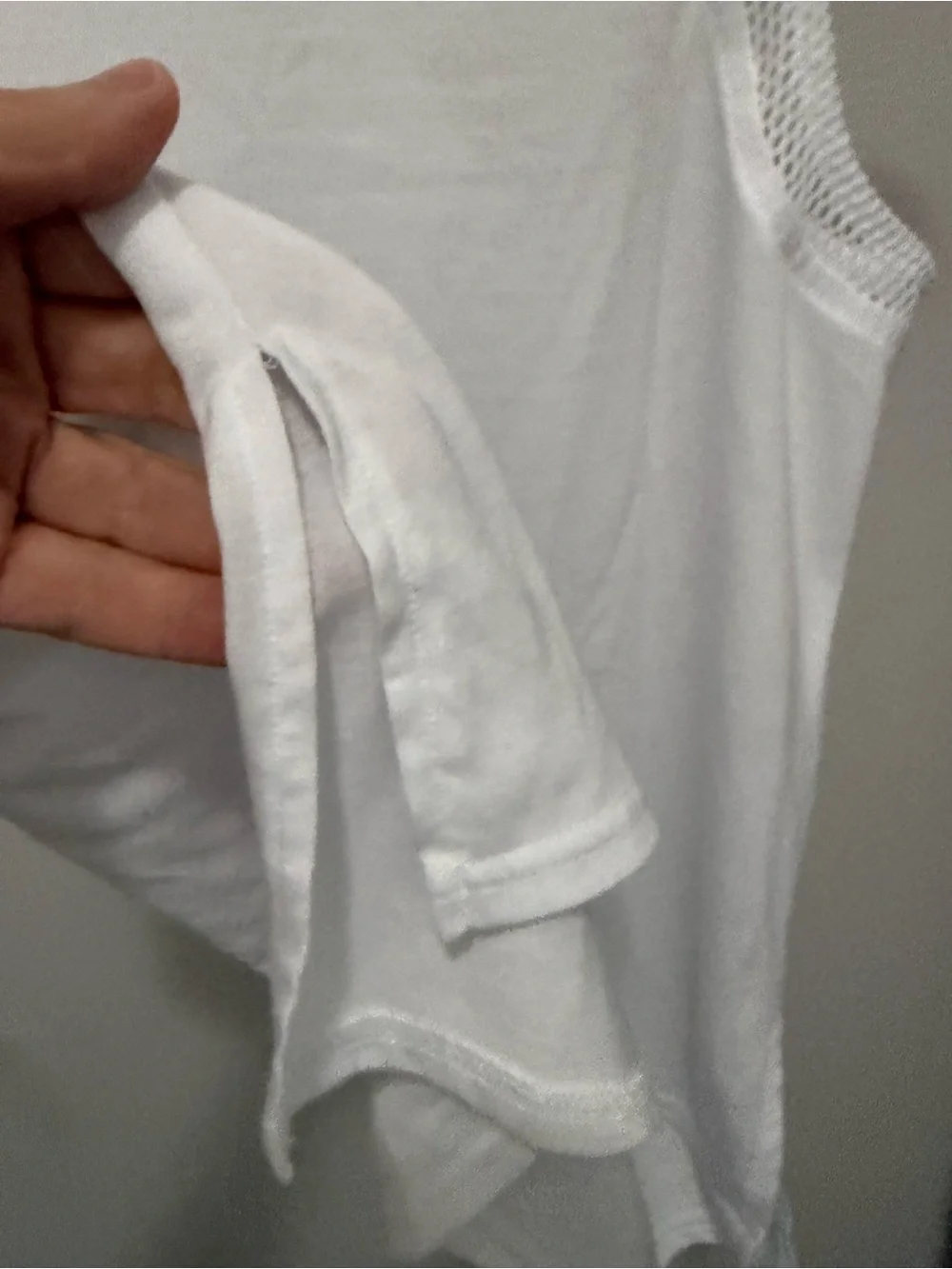 ALO Yoga Ella Mesh Racerback High-Low Tank Top White Size Medium